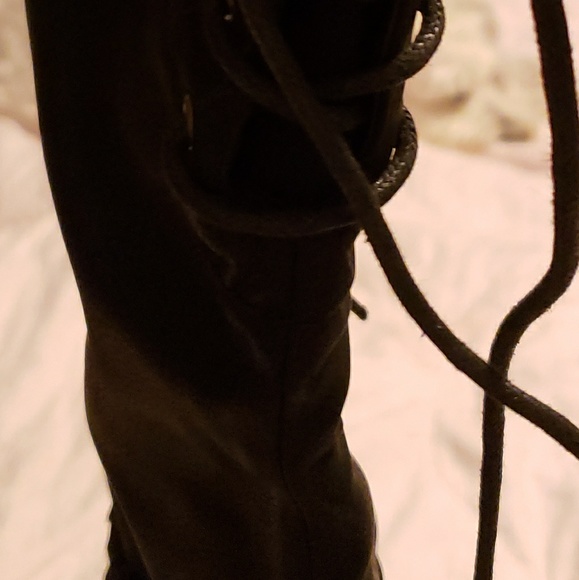 Boots - Picture 3 of 8